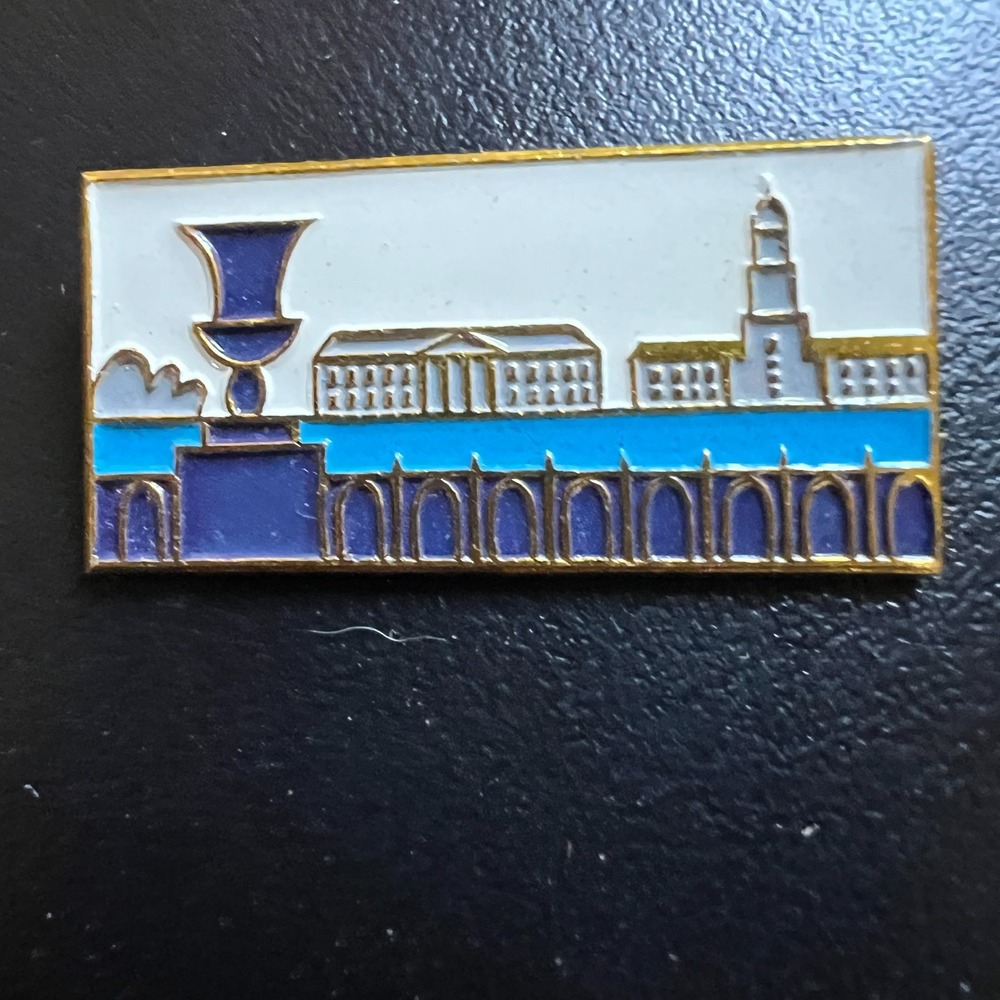 Vintage Soviet Leningrad Enamel‎ Pin Russia Neva River Architecture Collectible